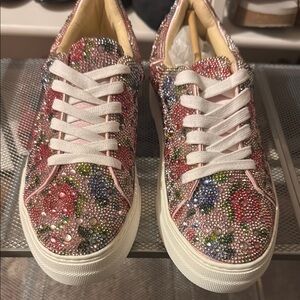 Women's Betsey Johnson Embellished  flower Sneakers sz 7.5